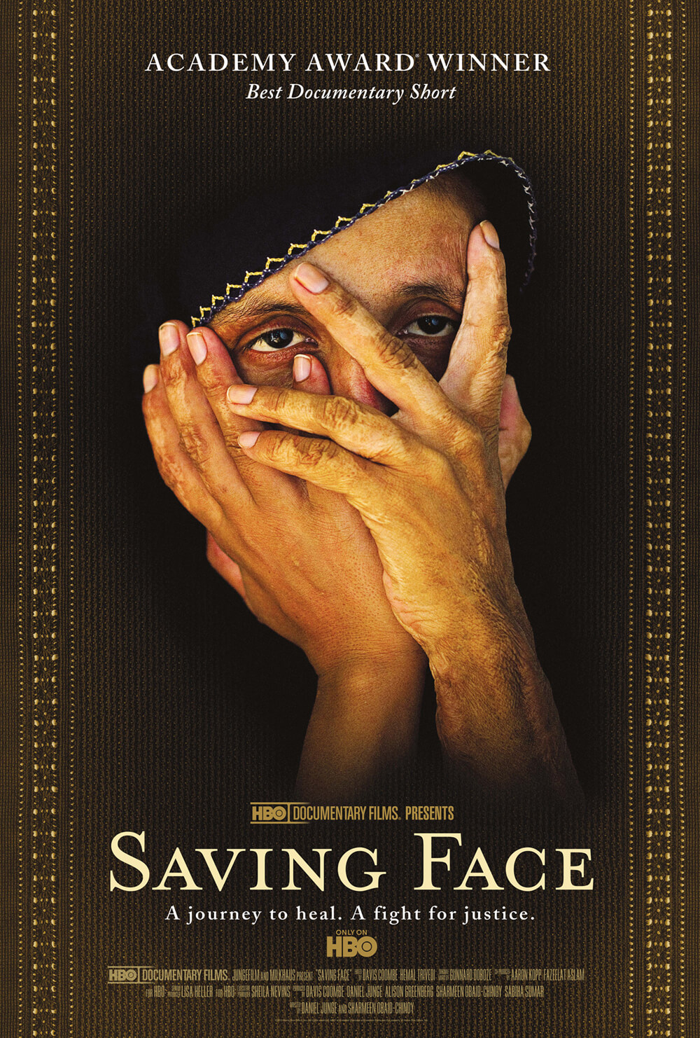 Poster of Saving Face. A woman covers her face with her hands, only her eyes are visible. At the top of the poster there is a text that says "Academy Award Winner" and at the bottom the film's title and an HBO logo.
